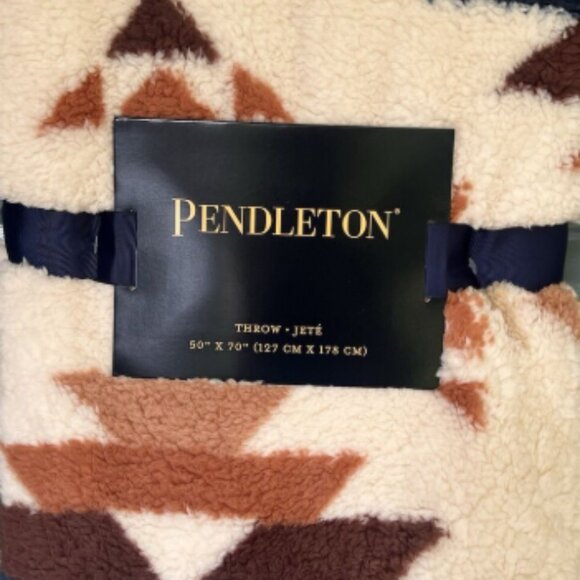 new Pendleton  Peak Canyon Sherpa Throw Blanket - 50x70” Ivory Multicolor (252) - Picture 3 of 5